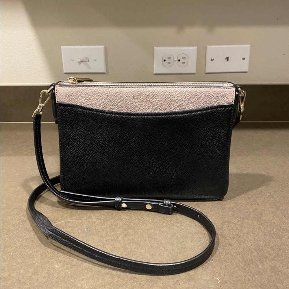 Kate Spade New York cross body Purse